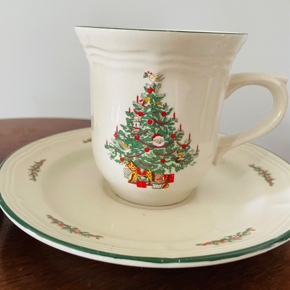 Vintage Niko "Tis the Season" demitasse cup and saucer set , Holiday Tea Set - Picture 4 of 5